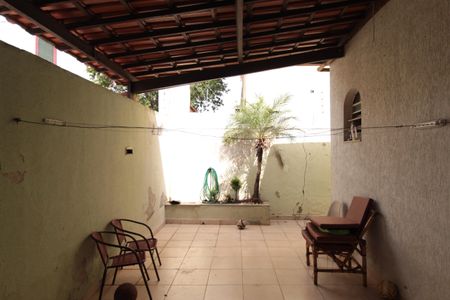 Casa à venda com 167m², 3 quartos e 3 vagasGaragem