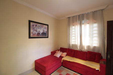 Casa à venda com 167m², 3 quartos e 3 vagasSala