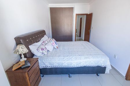 Apartamento à venda com 80m², 3 quartos e 2 vagas Apartamento à venda com 80m², 3 quartos e 2 vagasSuíte