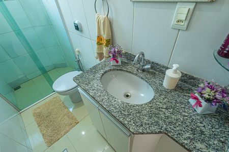 Apartamento à venda com 80m², 3 quartos e 2 vagas Apartamento à venda com 80m², 3 quartos e 2 vagasBanheiro da Suíte