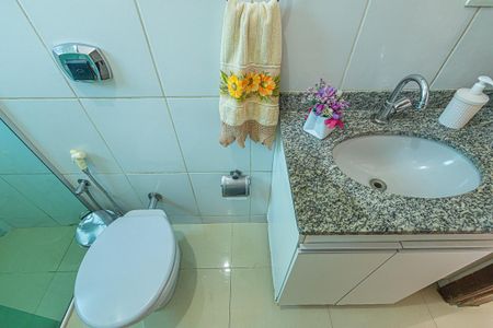 Apartamento à venda com 80m², 3 quartos e 2 vagas Apartamento à venda com 80m², 3 quartos e 2 vagasBanheiro da Suíte
