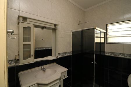 Banheiro de casa para alugar com 1 quarto, 50m² em Vila Industrial, São Paulo