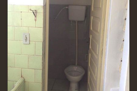 Banheiro de apartamento à venda com 2 quartos, 70m² em Mont’Serrat, Porto Alegre