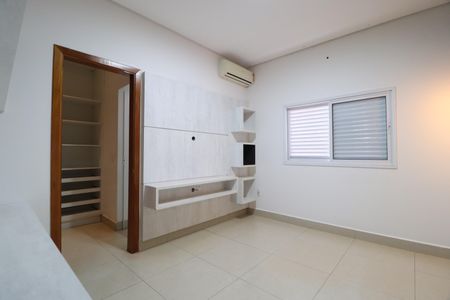 Casa de condomínio para alugar com 350m², 4 quartos e 6 vagasSuíte 2