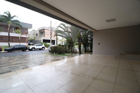 Casa de condomínio para alugar com 350m², 4 quartos e 6 vagasGaragem