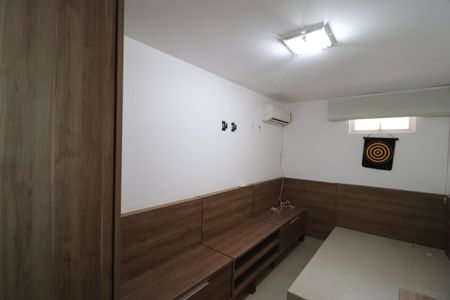 Casa de condomínio para alugar com 350m², 4 quartos e 6 vagasQuarto