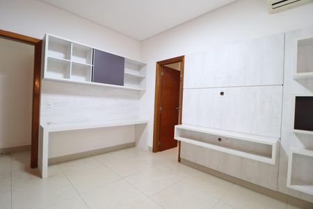 Casa de condomínio para alugar com 350m², 4 quartos e 6 vagasSuíte 2