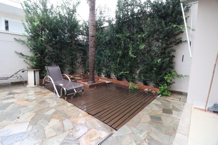 Casa de condomínio para alugar com 350m², 4 quartos e 6 vagasÁrea comum - Piscina