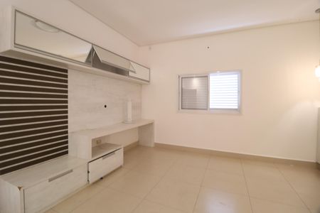 Casa de condomínio para alugar com 350m², 4 quartos e 6 vagasSuíte 3