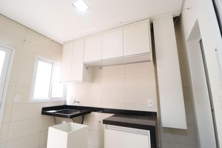 Casa de condomínio para alugar com 350m², 4 quartos e 6 vagasÁrea de Serviço