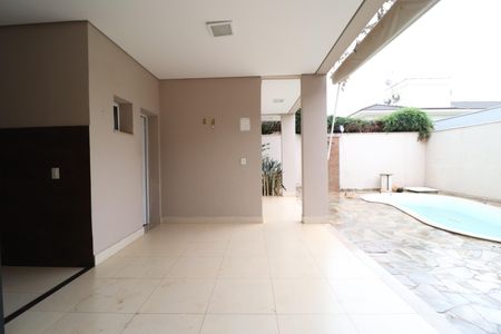 Casa de condomínio para alugar com 350m², 4 quartos e 6 vagasÁrea Gourmet