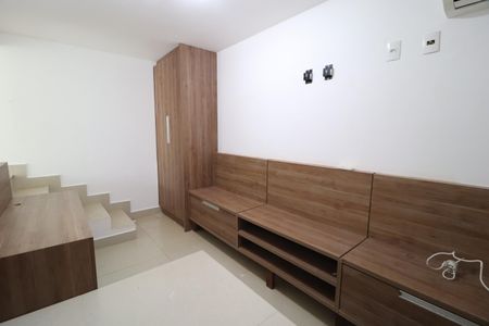 Casa de condomínio para alugar com 350m², 4 quartos e 6 vagasQuarto