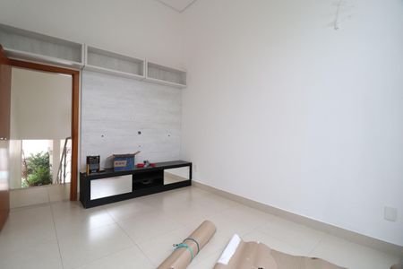 Sala 2 de casa de condomínio para alugar com 4 quartos, 350m² em Jardim das Palmeiras, Uberlândia