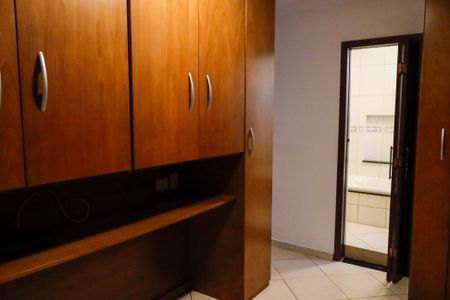Suíte de casa para alugar com 3 quartos, 213m² em Jaguaribe, Osasco