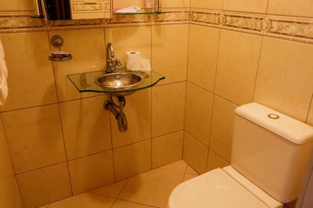 Lavabo de casa para alugar com 3 quartos, 213m² em Jaguaribe, Osasco