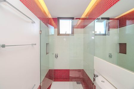 Apartamento à venda com 600m², 6 quartos e 5 vagasBanheiro da Suíte 6 - Cobertura