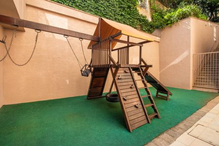 Apartamento à venda com 600m², 6 quartos e 5 vagasÁrea comum - Playground