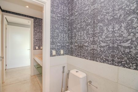 Apartamento à venda com 600m², 6 quartos e 5 vagasBanheiro Social - Cobertura
