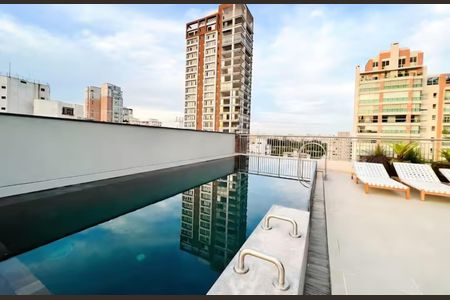 Apartamento à venda com 21m², 1 quarto e sem vagaÁrea comum - Piscina
