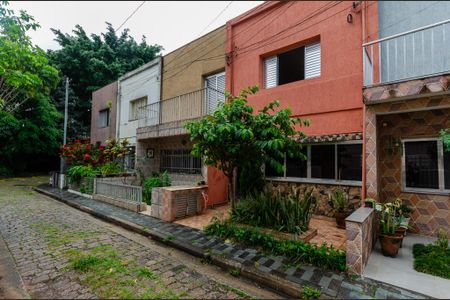 Casa de condomínio à venda com 120m², 2 quartos e 1 vaga Casa de condomínio à venda com 120m², 2 quartos e 1 vagaFachada