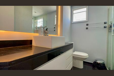 Apartamento para alugar com 90m², 1 quarto e 2 vagas Apartamento para alugar com 90m², 1 quarto e 2 vagasBanheiro da Suíte