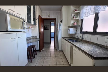 Apartamento à venda com 90m², 3 quartos e 2 vagasCozinha