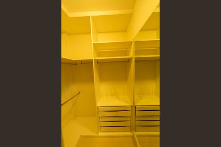 Apartamento à venda com 107m², 3 quartos e 2 vagasCloset da suíte