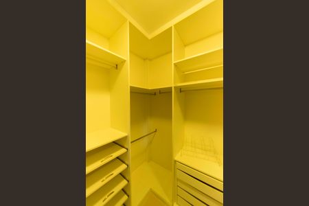 Apartamento à venda com 107m², 3 quartos e 2 vagasCloset da suíte