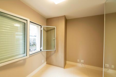 Apartamento à venda com 107m², 3 quartos e 2 vagasQuarto