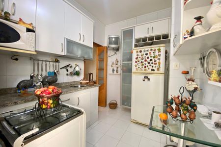 Apartamento à venda com 70m², 2 quartos e sem vagaCozinha
