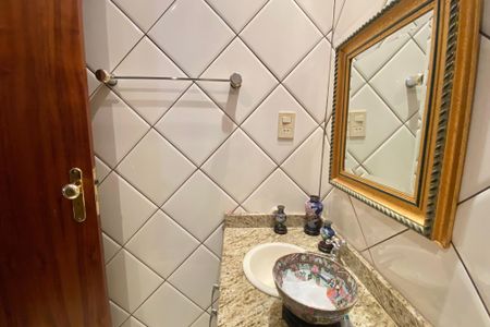 Apartamento à venda com 70m², 2 quartos e sem vagaBanheiro social