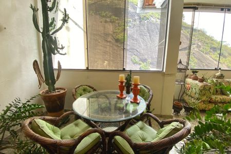 Apartamento à venda com 70m², 2 quartos e sem vagaVaranda sala