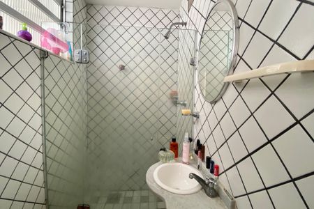 Apartamento à venda com 70m², 2 quartos e sem vagaBanheiro da Suíte