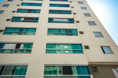 Apartamento para alugar com 63m², 2 quartos e 1 vagaFachada