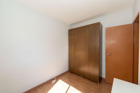 Quarto 1 de apartamento à venda com 2 quartos, 60m² em Camargos, Belo Horizonte