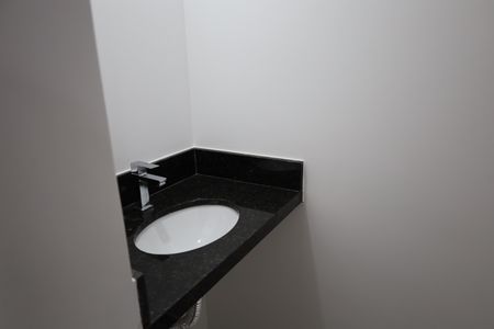 Casa à venda com 114m², 3 quartos e 2 vagasBanheiro