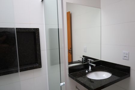 Casa à venda com 114m², 3 quartos e 2 vagasBanheiro da Suíte