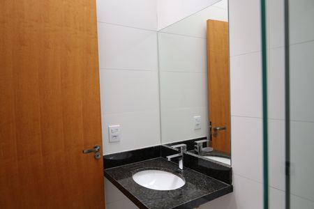 Casa à venda com 114m², 3 quartos e 2 vagasBanheiro