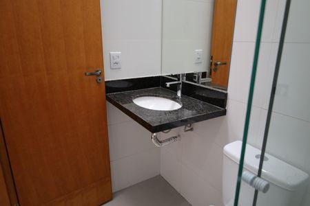 Casa à venda com 114m², 3 quartos e 2 vagasBanheiro
