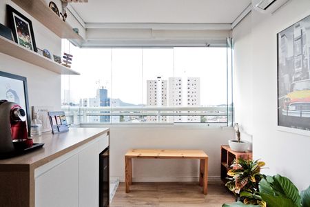 Varanda de apartamento à venda com 2 quartos, 57m² em Vila Mangalot, São Paulo