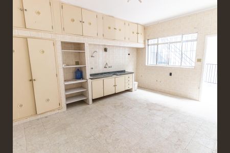 Casa à venda com 220m², 4 quartos e 3 vagas Casa à venda com 220m², 4 quartos e 3 vagasCozinha