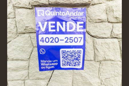 Casa à venda com 220m², 4 quartos e 3 vagas Casa à venda com 220m², 4 quartos e 3 vagasPlaquinha