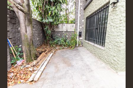 Casa à venda com 220m², 4 quartos e 3 vagas Casa à venda com 220m², 4 quartos e 3 vagasQuinta