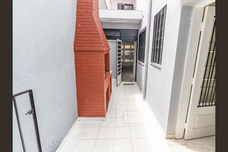 Casa à venda com 220m², 4 quartos e 3 vagas Casa à venda com 220m², 4 quartos e 3 vagasQuintal e Churrasqueira