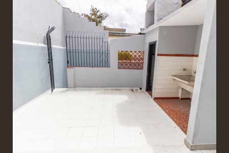 Casa à venda com 220m², 4 quartos e 3 vagas Casa à venda com 220m², 4 quartos e 3 vagasÁrea de Serviço