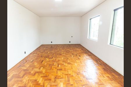 Casa à venda com 220m², 4 quartos e 3 vagas Casa à venda com 220m², 4 quartos e 3 vagasQuarto 4