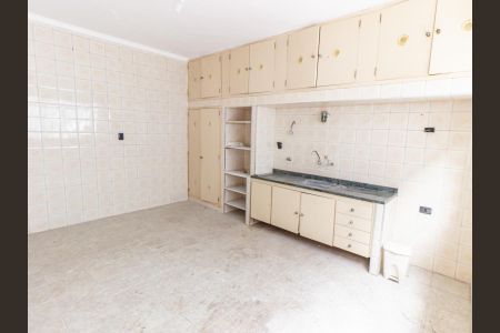 Casa à venda com 220m², 4 quartos e 3 vagas Casa à venda com 220m², 4 quartos e 3 vagasCozinha