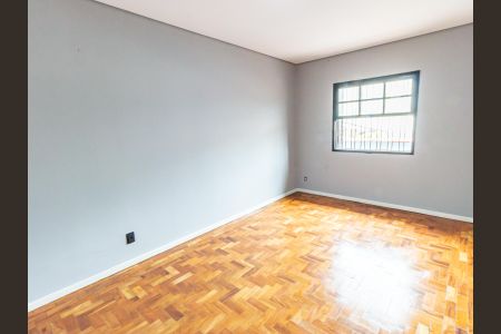 Casa à venda com 220m², 4 quartos e 3 vagas Casa à venda com 220m², 4 quartos e 3 vagasQuarto 2