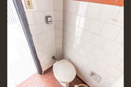 Casa à venda com 220m², 4 quartos e 3 vagas Casa à venda com 220m², 4 quartos e 3 vagasBanheiro de Serviço