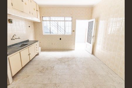 Casa à venda com 220m², 4 quartos e 3 vagas Casa à venda com 220m², 4 quartos e 3 vagasCozinha